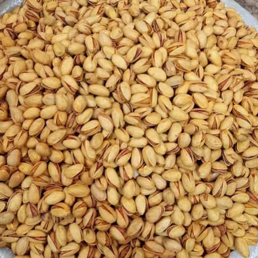 پسته زعفرانی نمکی تهیه شده از پسته های مرغوب ایرانی